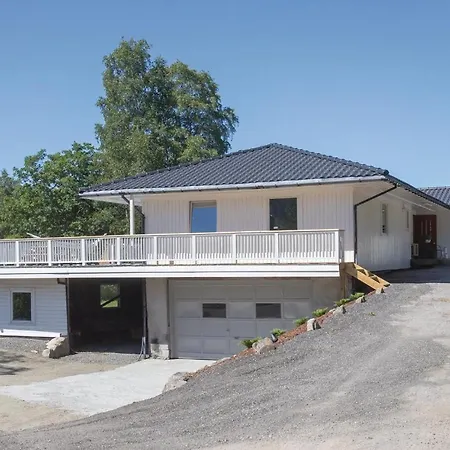 Nice In W/ Wifi And 4 Bedrooms Farsund