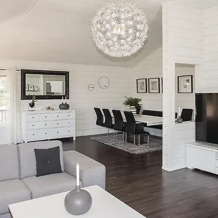 Nice In W/ Wifi And 4 Bedrooms Farsund