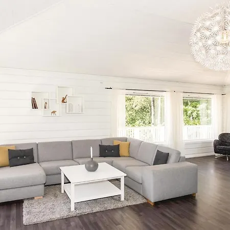 Nice In W/ Wifi And 4 Bedrooms Farsund