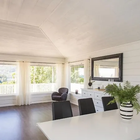 Nice In W/ Wifi And 4 Bedrooms Prázdninový dům *
